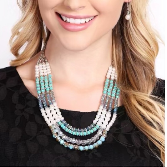 Jewelry - 💛 Multi strand Beaded Necklace